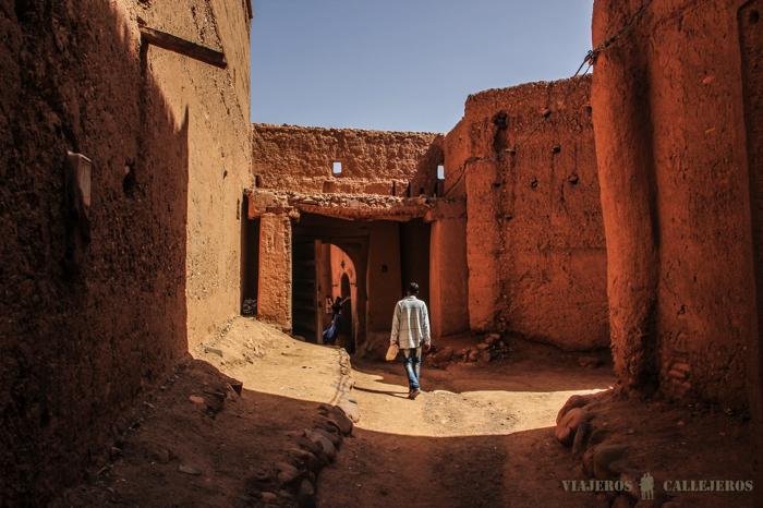 Calles de Tamnougalt en la Ruta de las Mil Kasbahs