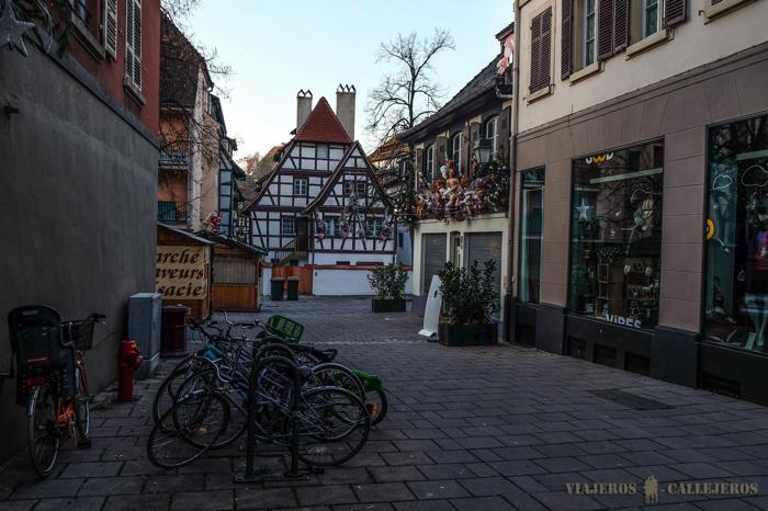 Calles de Estrasburgo aún a medio despertar