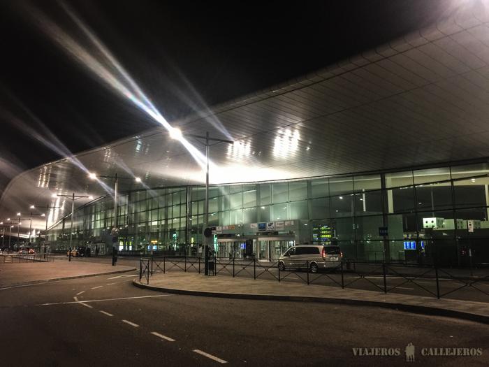 Aeropuerto del Prat un día 25 de diciembre a las 5 de la mañana