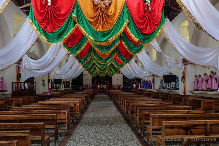 Interior Iglesia Santiago Apóstol