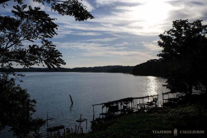 Lago Macanche en El Petén