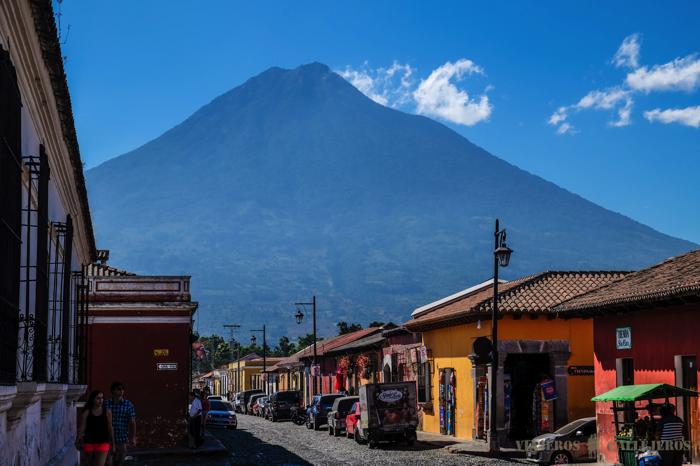Increíble perspectiva de uno de los volcanes de Antigua
