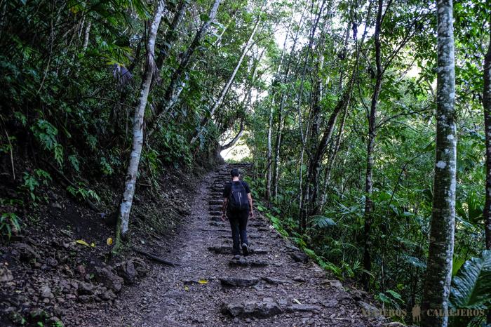 Primer tramo de acceso al mirador de Semuc Champey