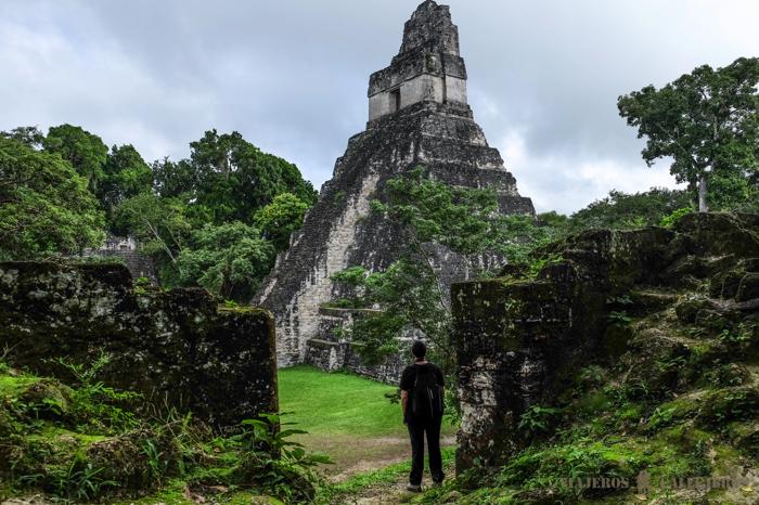 Templo I desde la Acrópolis Central