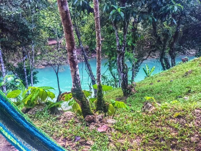 Vistas desde nuestra cabaña en Semuc Champey