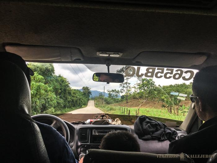 Camino de Flores a Semuc Champey