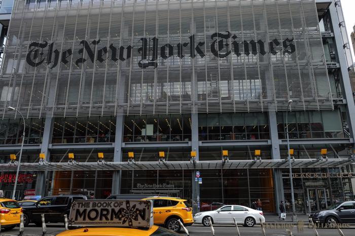 The New York Times, justo al lado de nuestro hotel