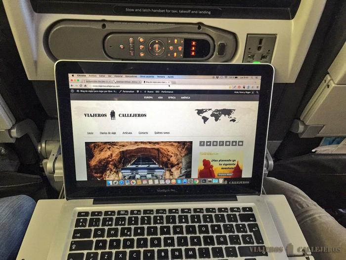 Aprovechando para trabajar un rato en el vuelo a Nueva York de American Airlines