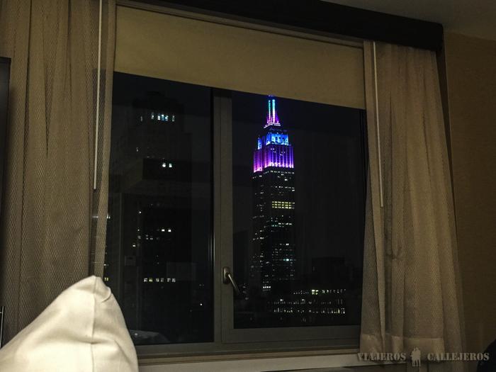 Empire State desde nuestra cama en el Holiday Inn