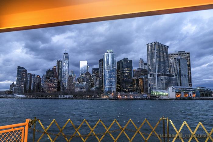 Ferry a Staten Island al anochecer