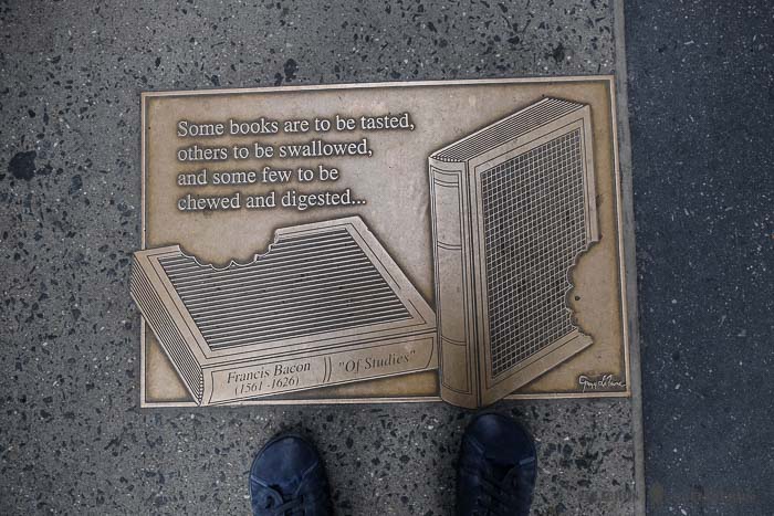Detalles de la calle de los libros de Nueva York