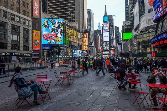 Acercándonos a Times Square en Nueva York