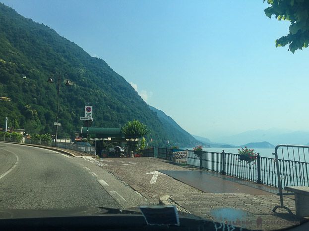 Carretera que bordea el Lago Como