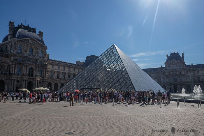 colas-louvre