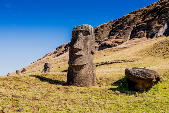 moais-isla-pascua