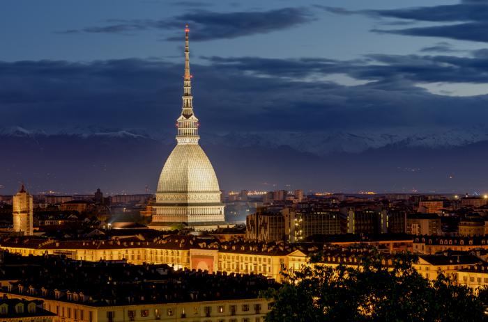 turin-noche