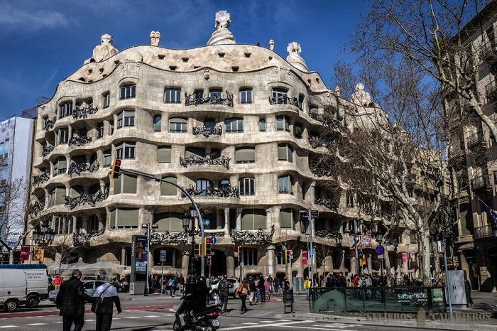 La Pedrera en el Paseo de Gracia, uno de los edificios que ver en Barcelona