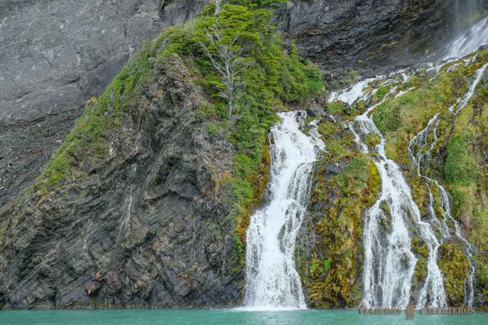 Cascadas Tour Glaciar Balmaceda y Serrano