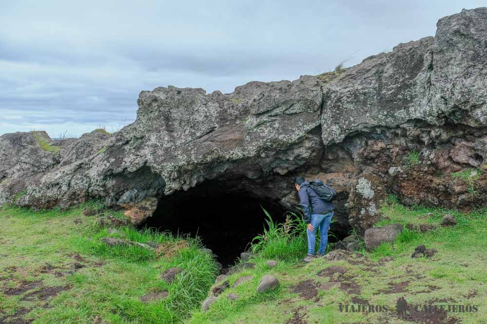 Cueva Ahu Akanhanga