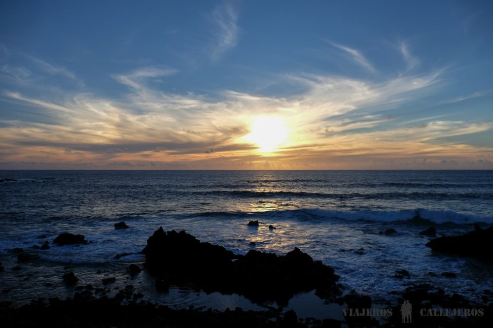 Atardecer en Hanga Piko