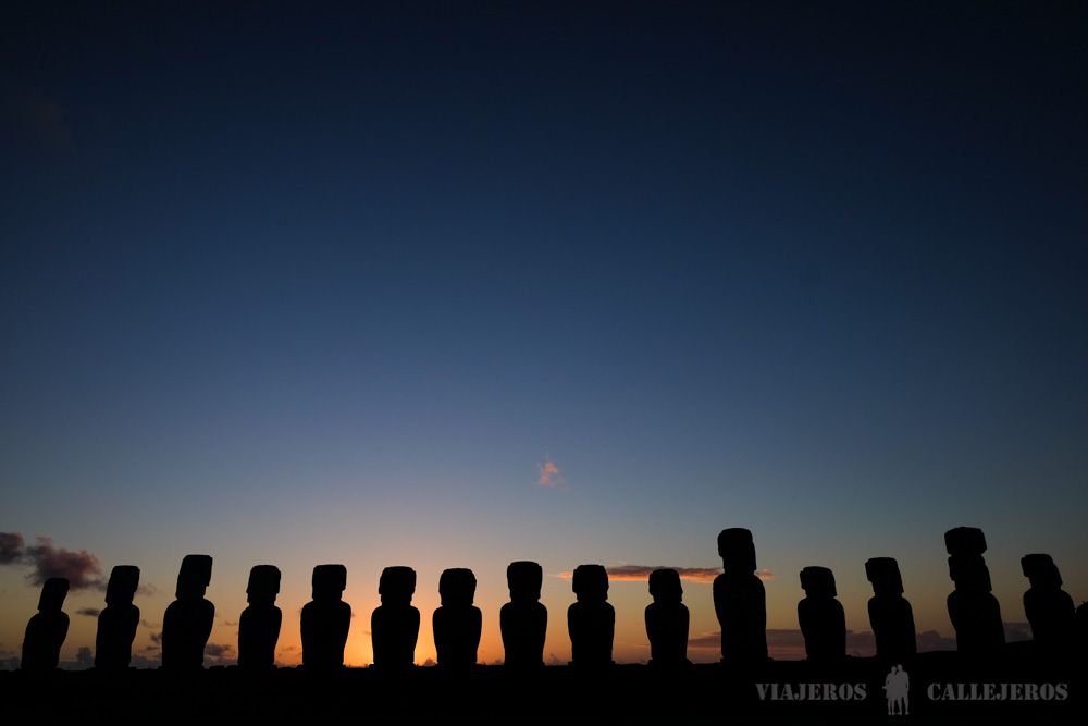 Amanecer en Ahu Tongariki