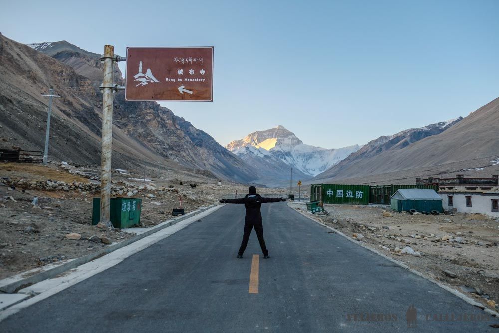 Impresionante amanecer en el Everest