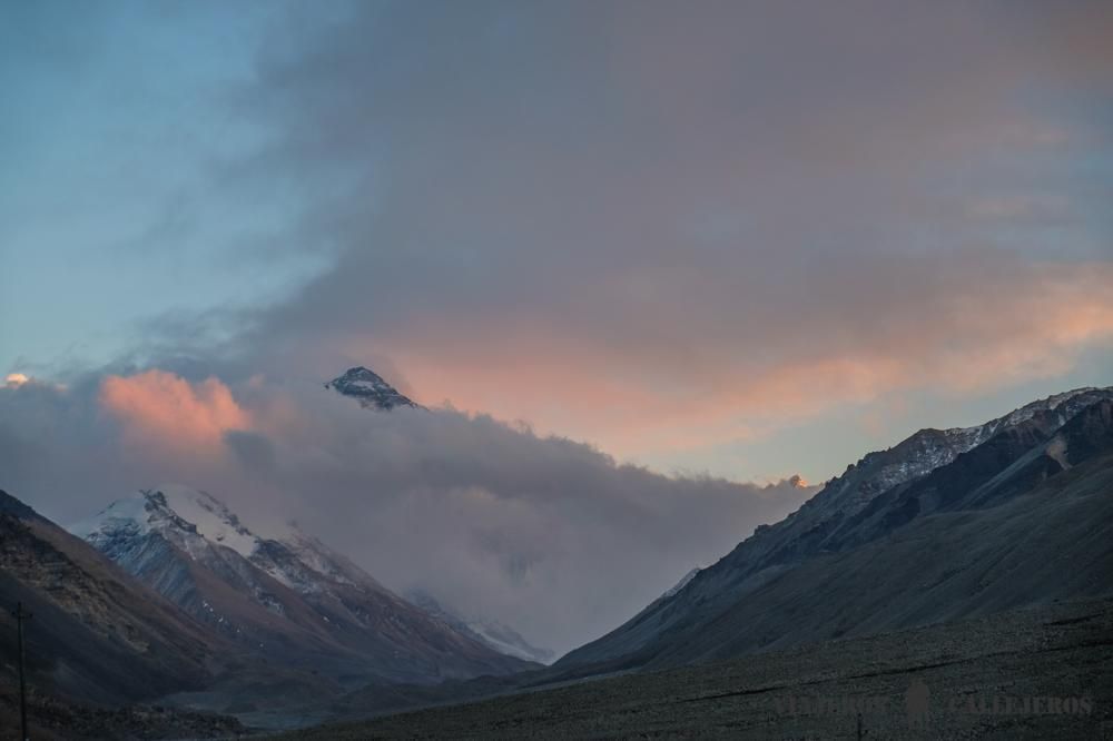 Atardecer sobre el Everest desde el Rongbuk Monastery Guesthouse