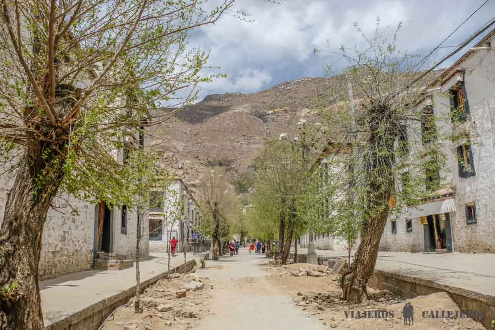 Adentrándonos en el Monasterio Sera en Tíbet