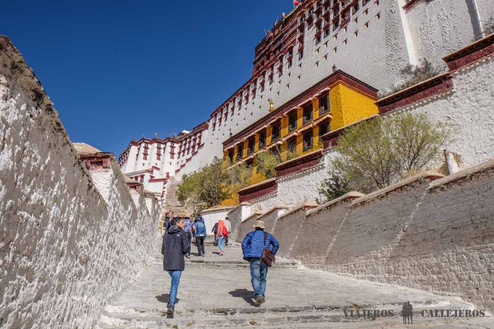 Escaleras de acceso al Palacio de Potala