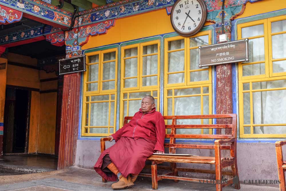 Monje en el Monasterio de Jokhang
