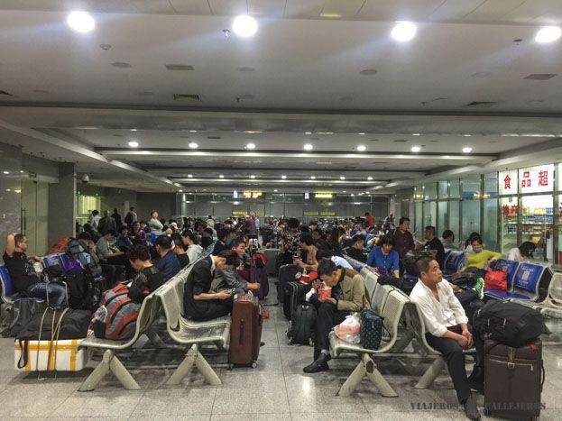 Sala de espera del tren de Shanghái a Lhasa