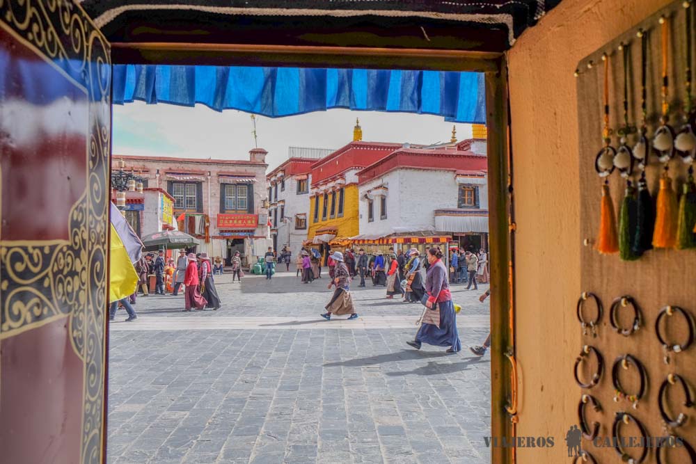Barkhor desde una tienda