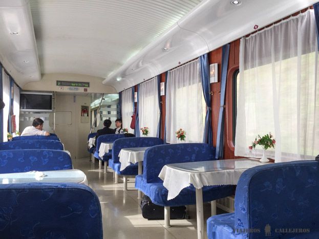 Vagón restaurante del tren de Shanghái a Lhasa