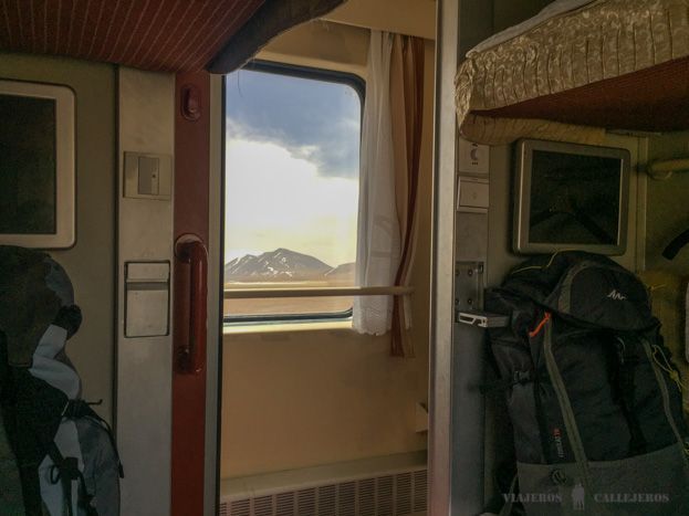 Vistas desde nuestro compartimento en el Tren de las Nubes al Tíbet