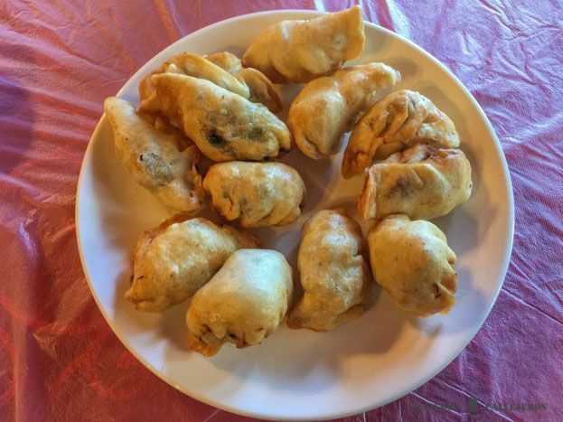 Momos fritos de yak