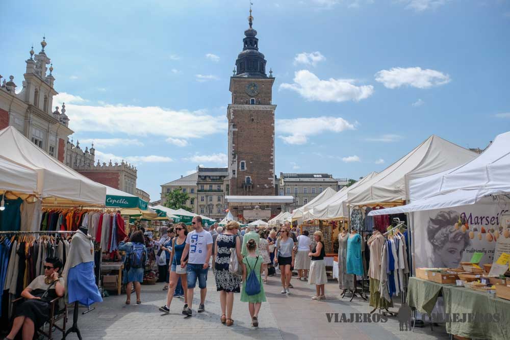 Tiendas de artesanía en la Plaza del Mercado