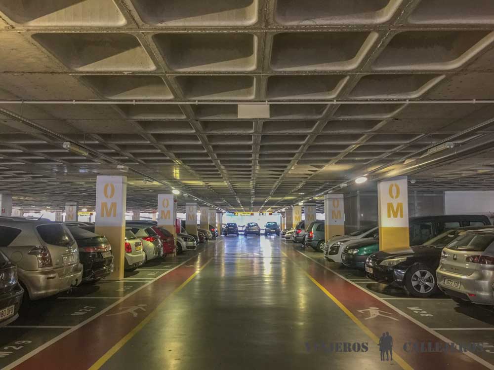 Parking del aeropuerto de Girona