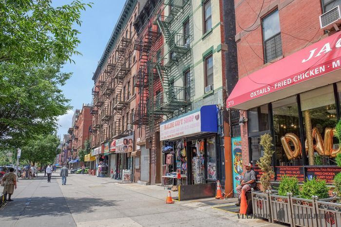 Recorrer la Avenida Malcom X, una de las mejores cosas que hacer en Harlem
