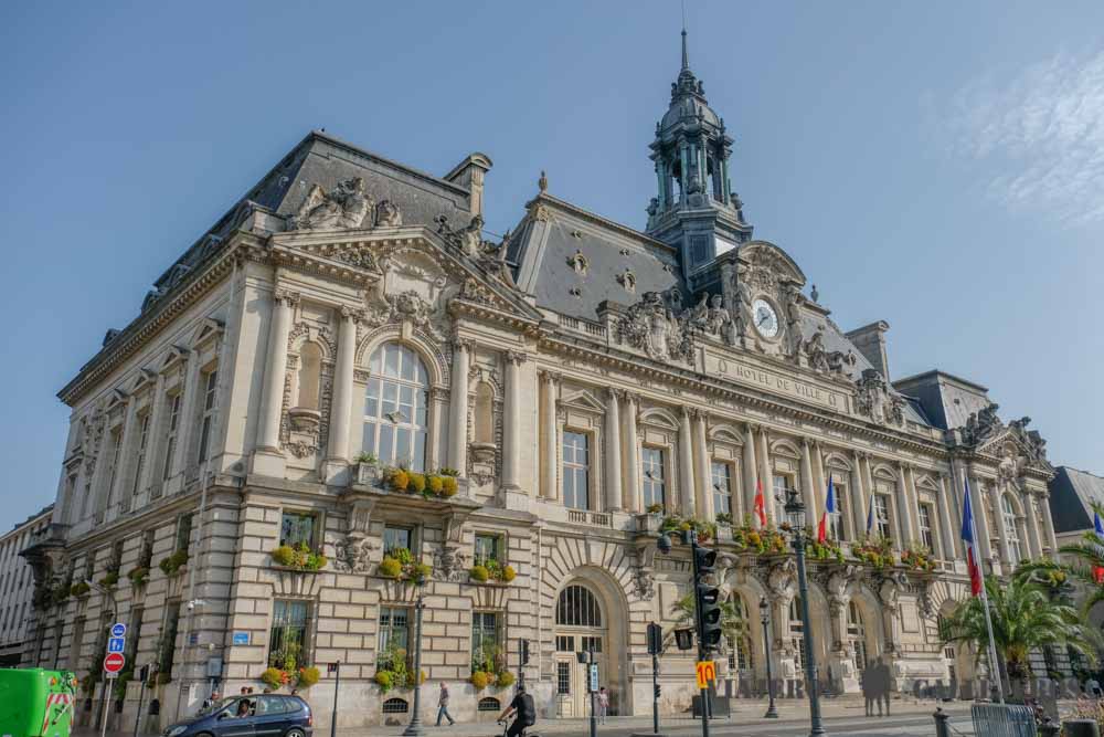 Boulevard Béranger. Hôtel de Ville