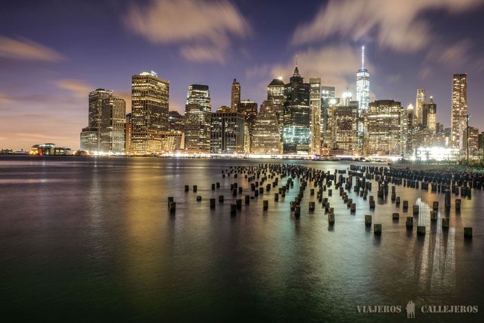 Manhattan de noche desde Brooklyn Heights Promenade