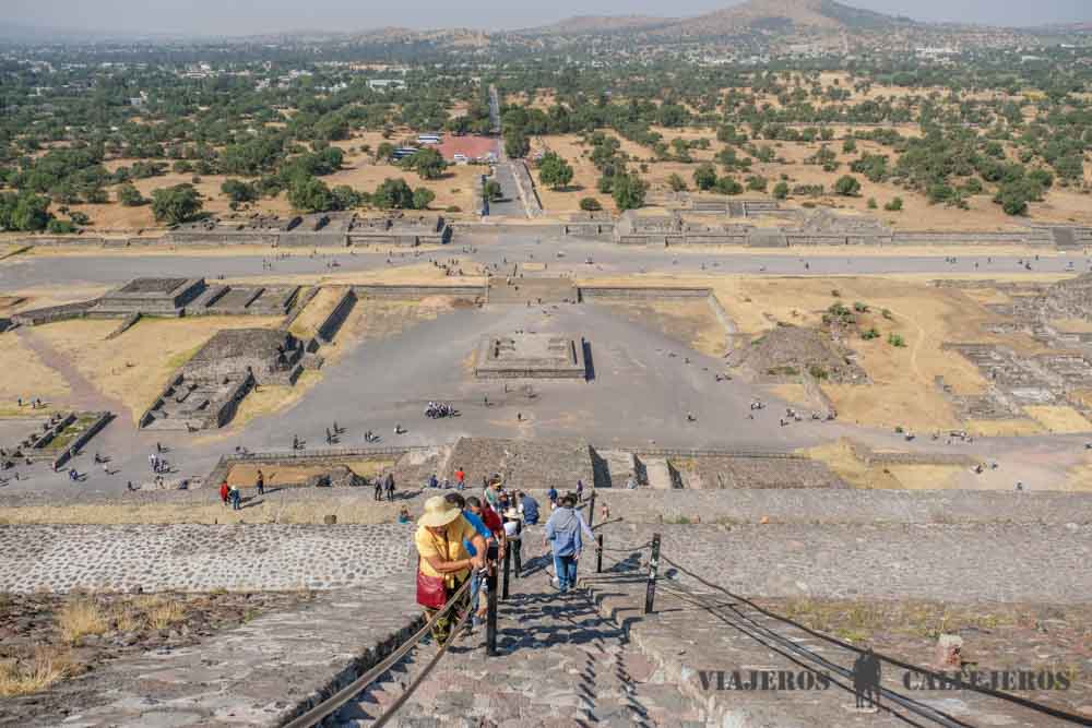 Subida a la pirámide del Sol