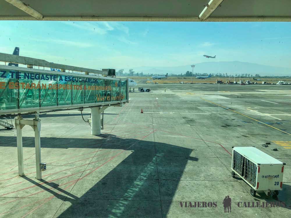 Esperando nuestro vuelo para ir a San Cristóbal de las Casas México