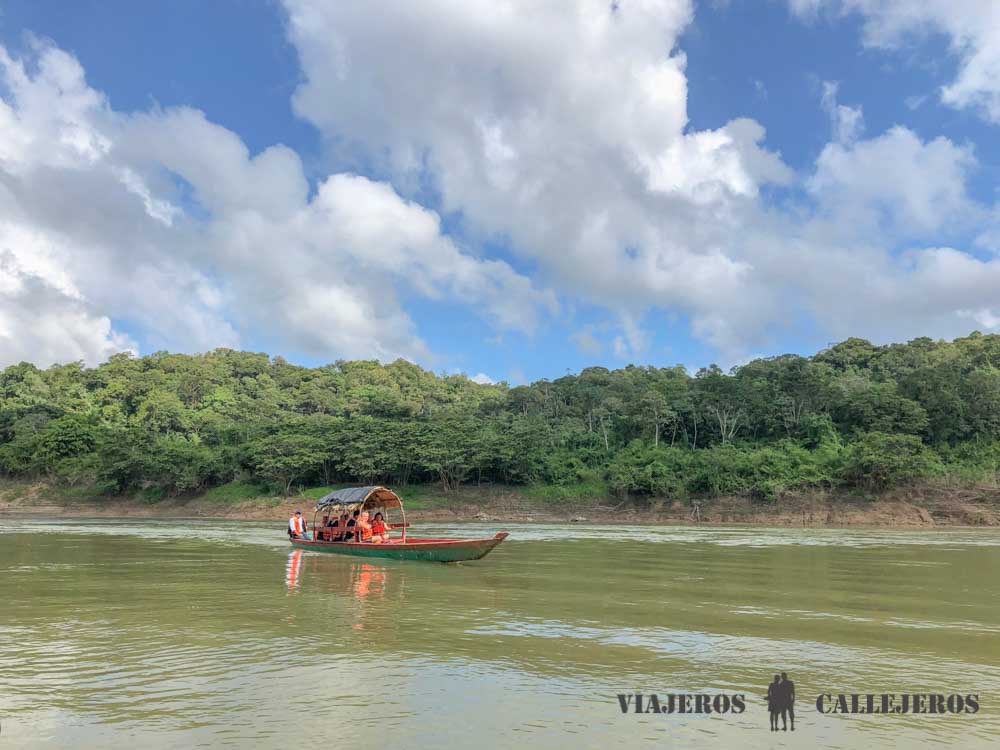 Camino a Yaxchilán por el río Usumacinta