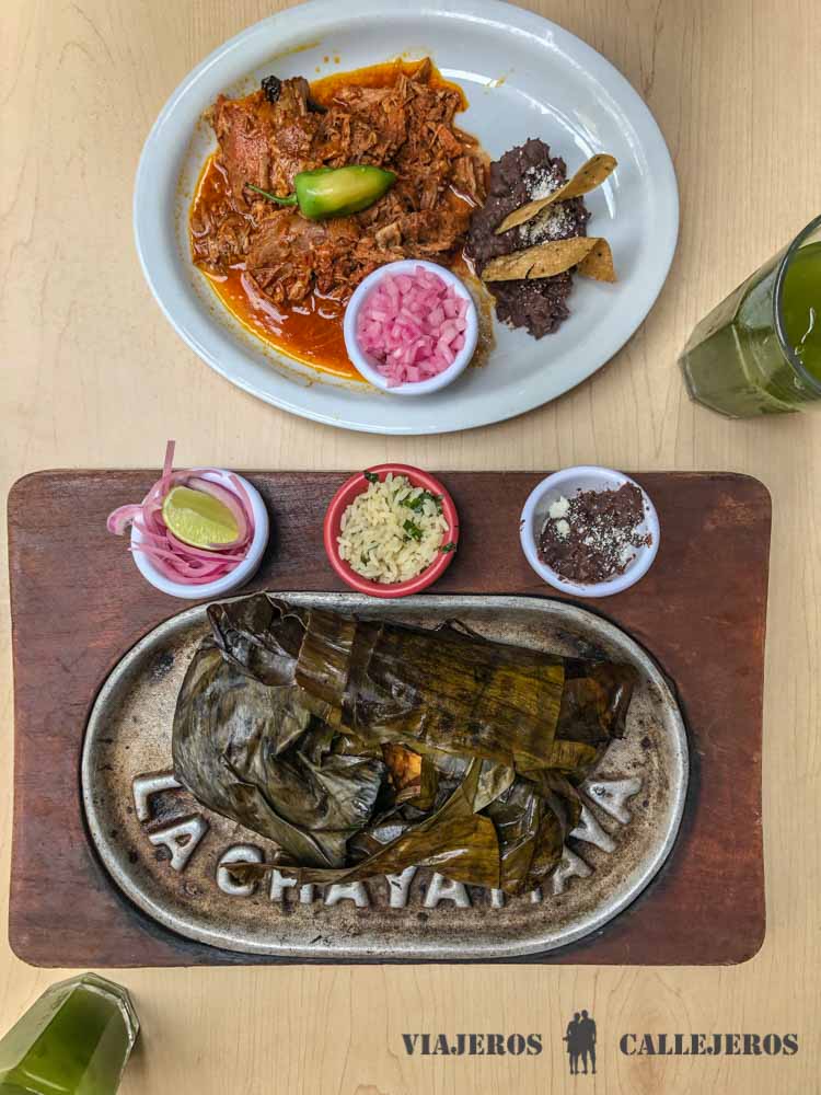 Comiendo en La Chaya Maya
