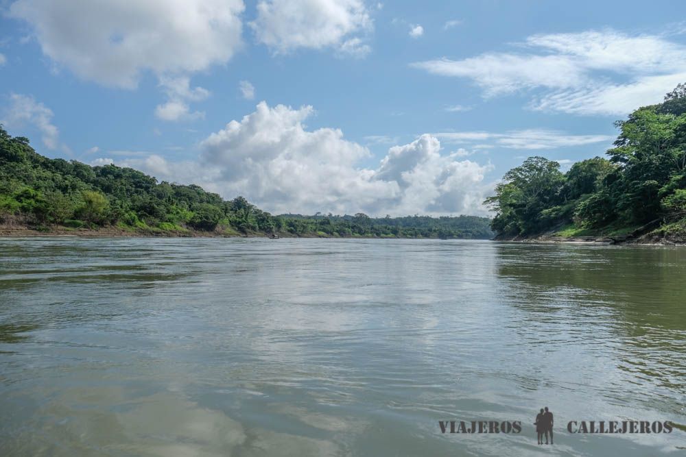 Camino a Yaxchilán por el río Usumacinta
