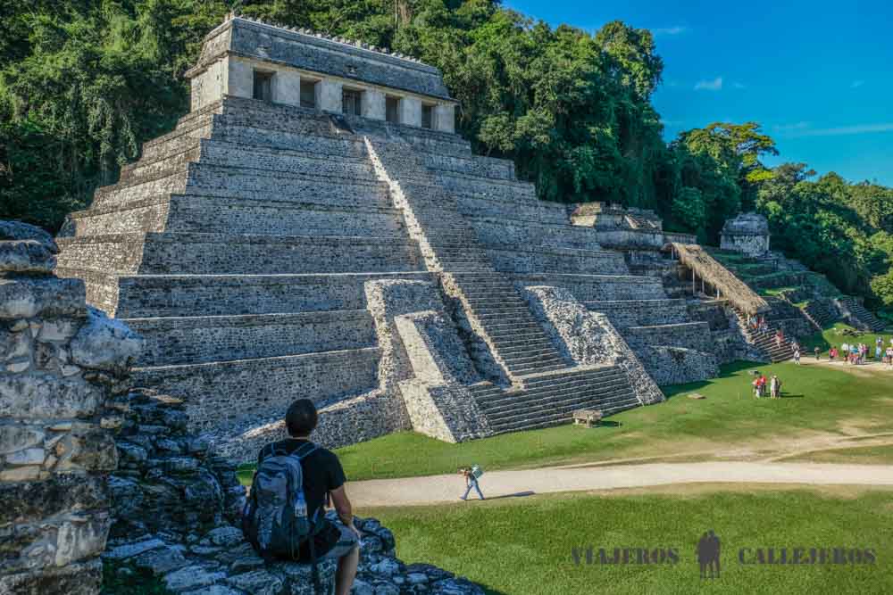 Vistas del Templo de las Inscripciones desde El Palacio