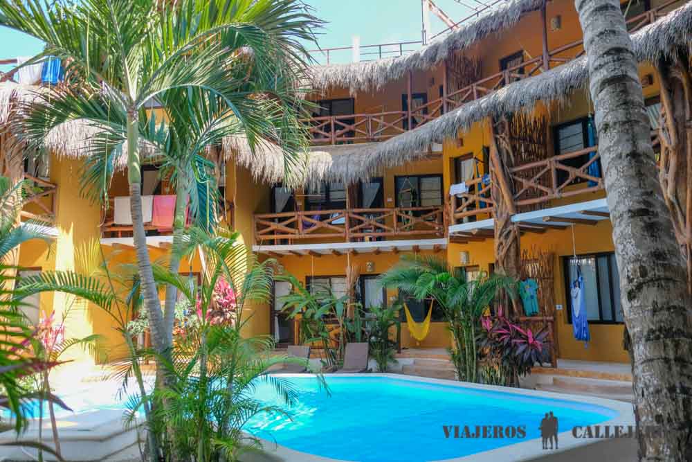 Piscina interior del Holbox Dream Beachfront Hotel