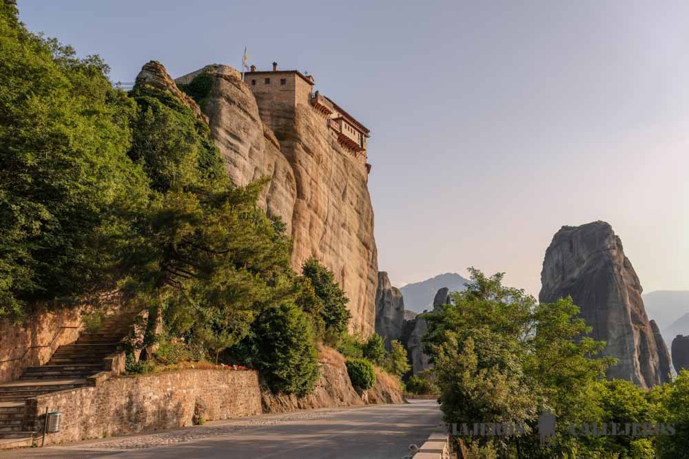 Carretera de acceso a los Monasterios de Meteora