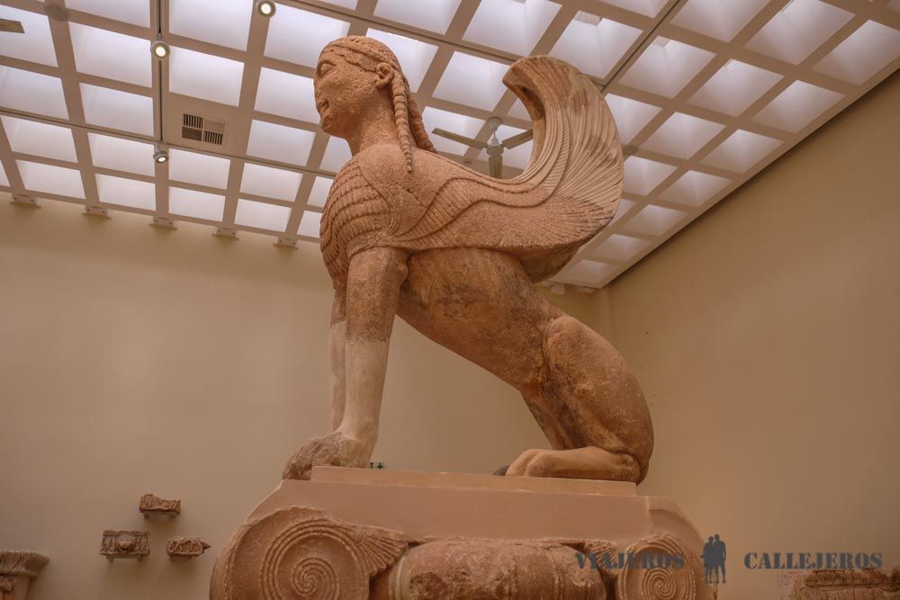 Esfinge de Naxos en el Museo de Delfos