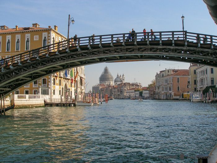 Puente de la Academia